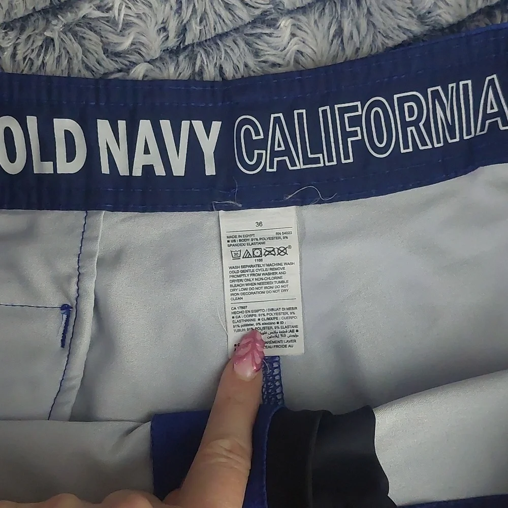 Old Navy dive into
